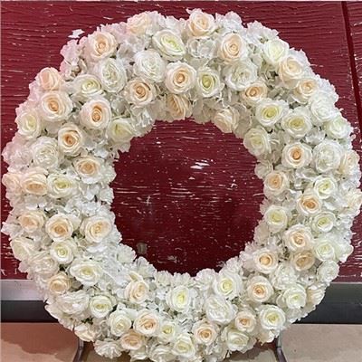 Arco del círculo floral de la boda