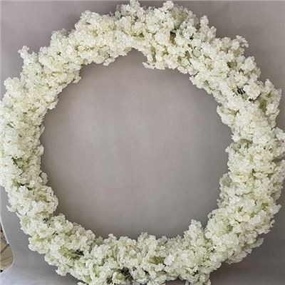 Arco circular de flores de boda