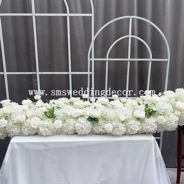 hydrangea table runner