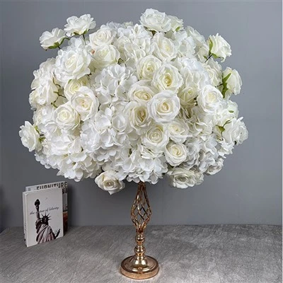 Centro de mesa de hortensias y rosas