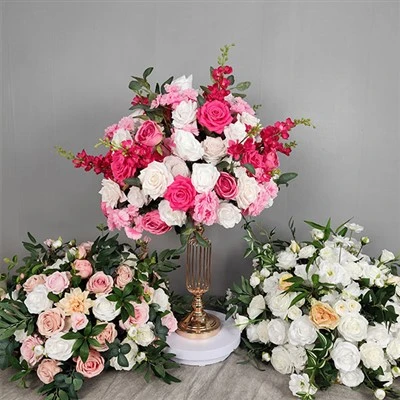 Centros de mesa rosas y blancos para bodas