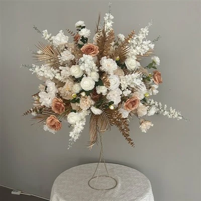 Centros de mesa de flores altas para bodas